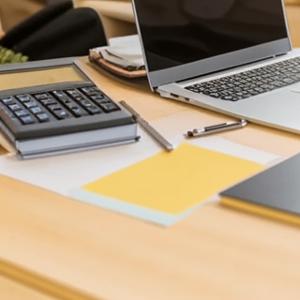 Нужно ли согласовывать с ФАС результаты аукциона, если участвовало 2 заявки и цена упала лишь на минимальный шаг (-0,5 %)