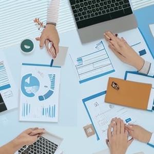 Может ли заказчик подвести итоги закупки по 44-ФЗ раньше даты, указанной в извещении