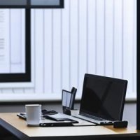Подотчётные наличные при закупках по 44-ФЗ: когда можно и как отчитаться чеком