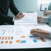Нужно ли вступать в СРО, если контракт на текущий ремонт помещений всего 600 тыс. руб. 