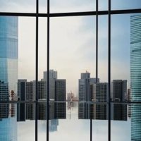 Как заказчику действовать, если контракт заключен в 2024 году, но документ о приемке сформирован только в 2025 году с измененной суммой 